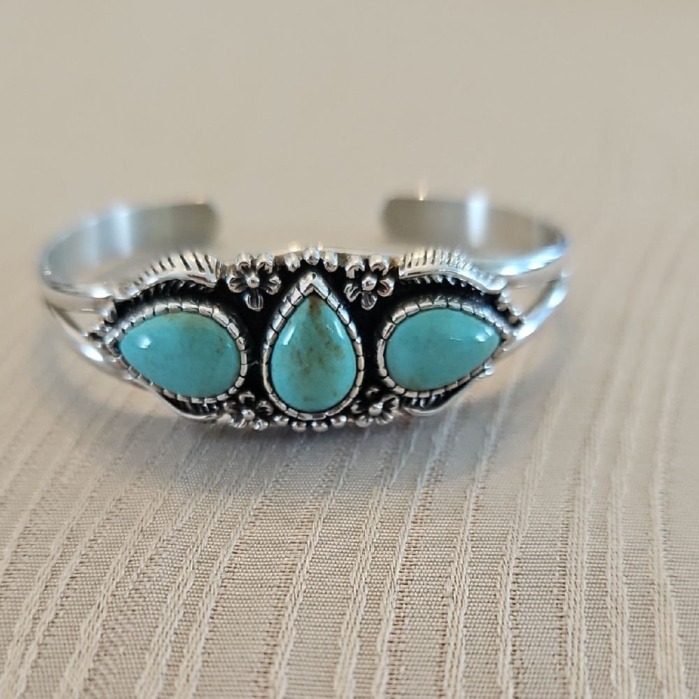 Turquoise and Silver Women's Bracelet